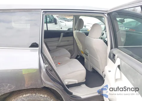 2013 Toyota Highlander Base V6 из США, поврежденный, VIN 5TDBK3EH2DS207799